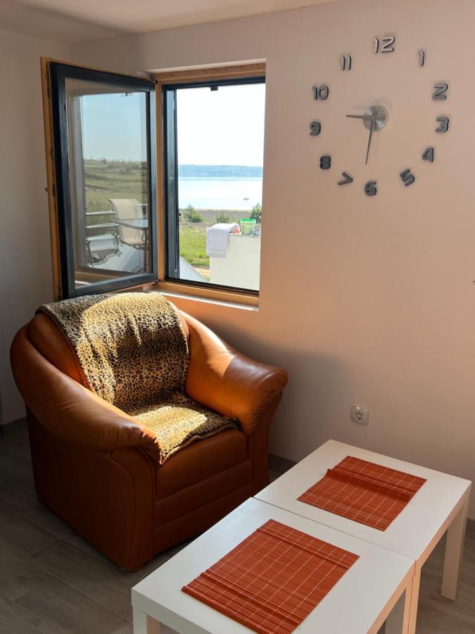 נין Apartments Linic מראה חיצוני תמונה