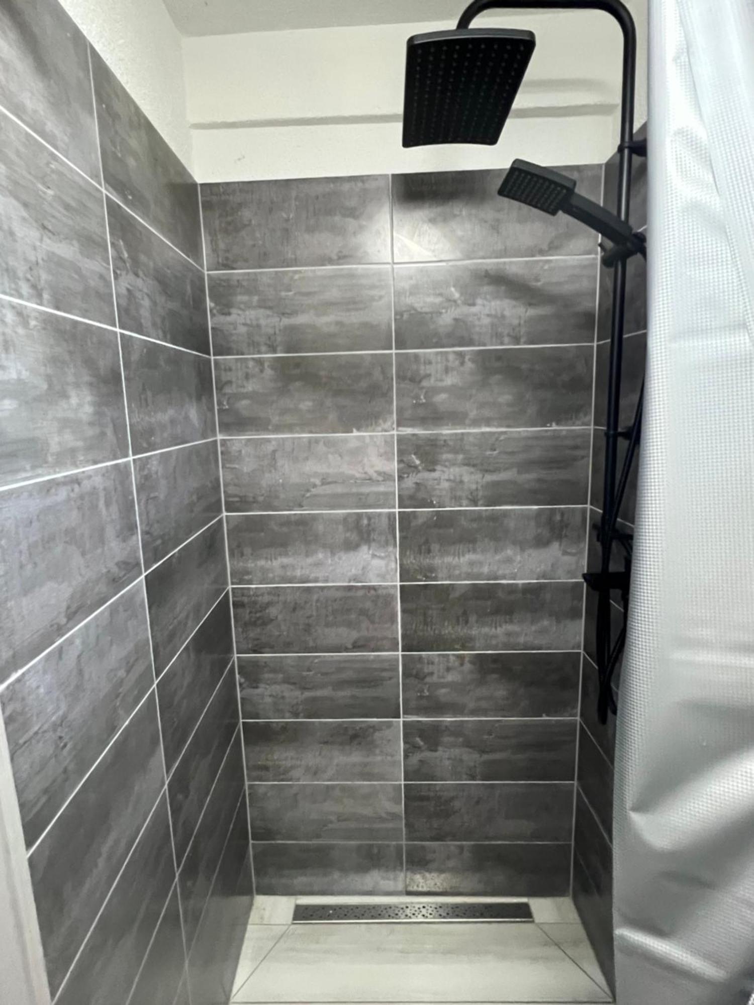 נין Apartments Linic מראה חיצוני תמונה
